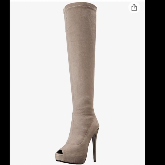 Luichiny Women's Case Closed Snow Boot - Picture 2 of 15